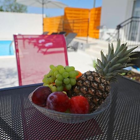 Luxury Apartment Petra With Private Pool Zadar Bagian luar foto