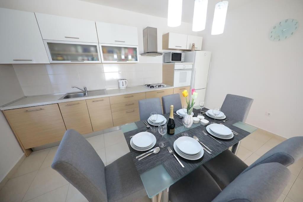 Luxury Apartment Petra With Private Pool Zadar Bagian luar foto