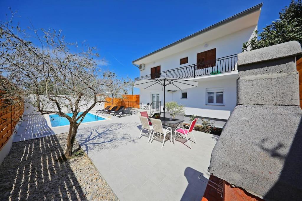 Luxury Apartment Petra With Private Pool Zadar Bagian luar foto
