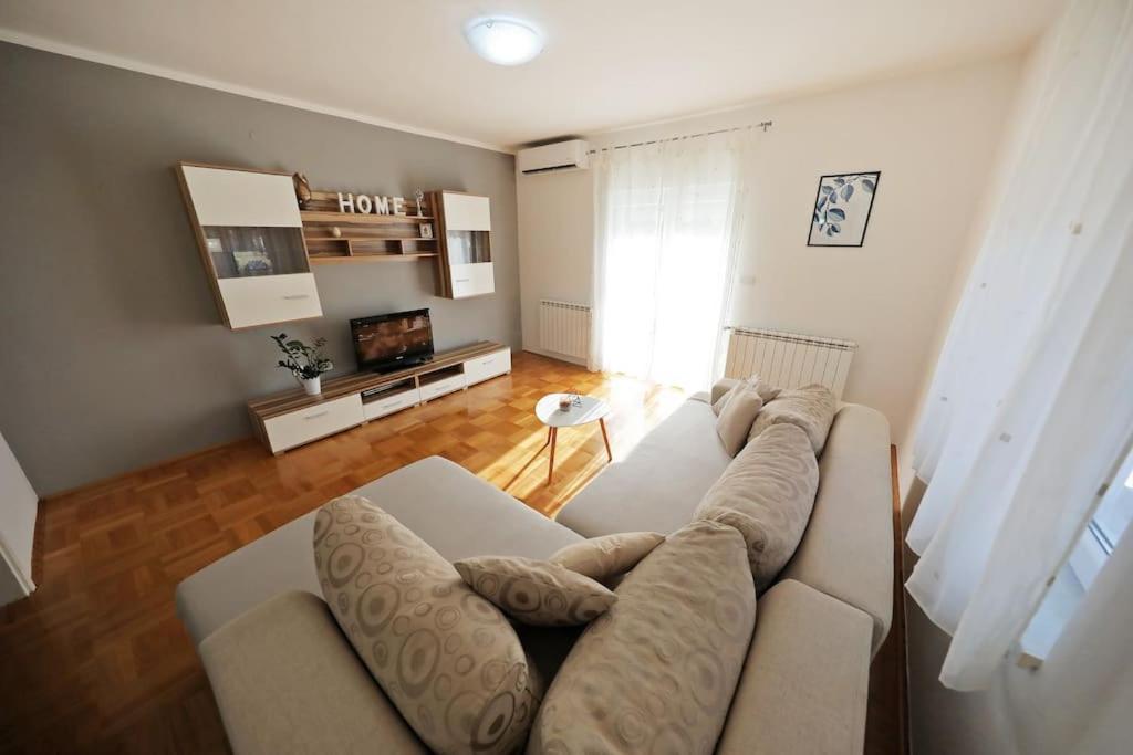 Luxury Apartment Petra With Private Pool Zadar Bagian luar foto
