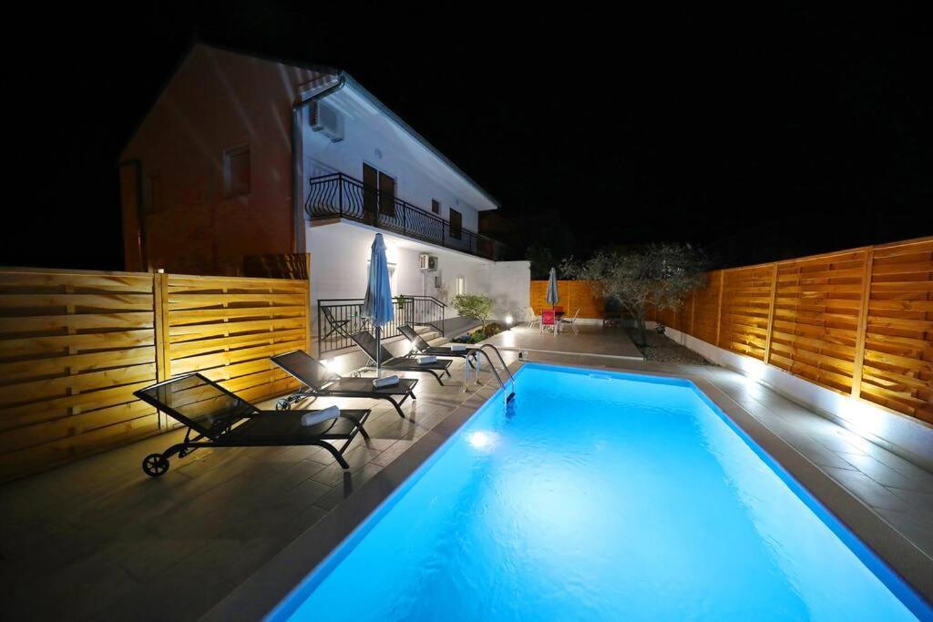 Luxury Apartment Petra With Private Pool Zadar Bagian luar foto