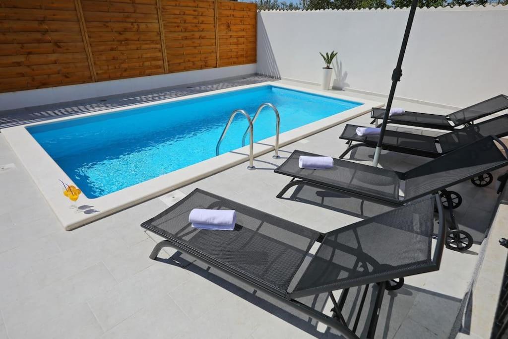 Luxury Apartment Petra With Private Pool Zadar Bagian luar foto